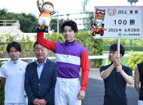JRA通算100勝を達成した横山琉人騎手
