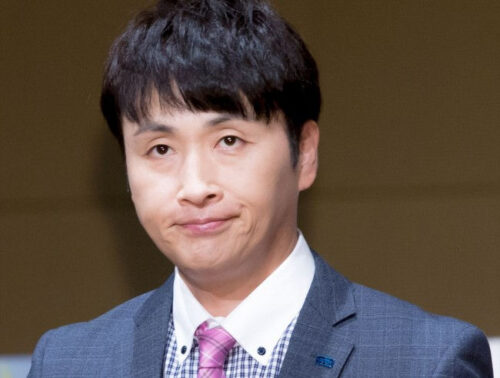 きりりとひきしまった顔の児嶋一哉