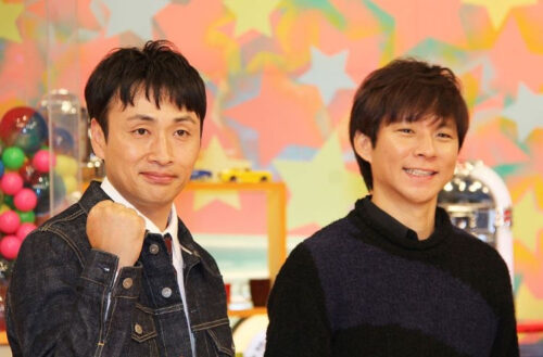 アンジャッシュの 児嶋 一哉 と 渡部建(右)