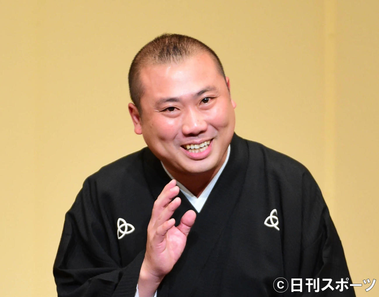 桂宮治のプロフィールや経歴は 嫁や家族 年収は 笑点は さいやんの情報通信