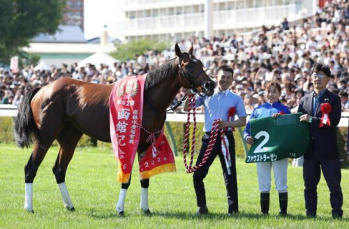 函館記念で勝利したファウストラーゼンと小林美駒