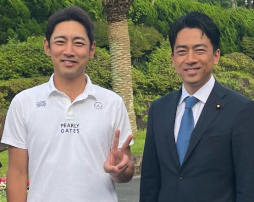 小泉孝太郎さんと弟・小泉進次郎さん (出典元:hochi.news)