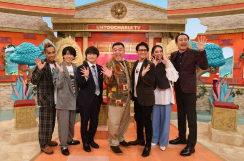 アンタッチャブるTVの柴田英嗣さん(右から3人目)(出典元:yahoo.co.jp)