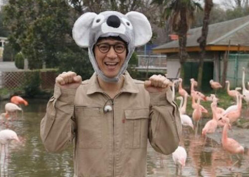 動物番組に出演する柴田英嗣さん(出典元:ccc.co.jp)