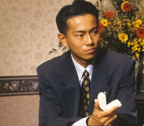 東幹久さん
