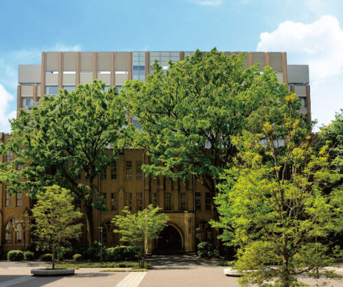 学習院大学